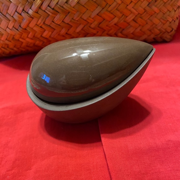 Nesting salt and pepper shakers,  B. Mark, Canadian made. Porcelain. - Picture 1 of 4